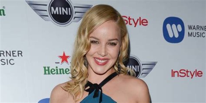 Abbie Cornish Height, Weight, Measurements, Bra Size, Shoe Size
