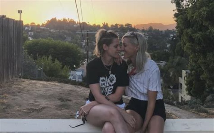 Ali Liebert Bio, Net Worth, Movies, Partner, Lesbian, IMDb, Instagram, Siblings